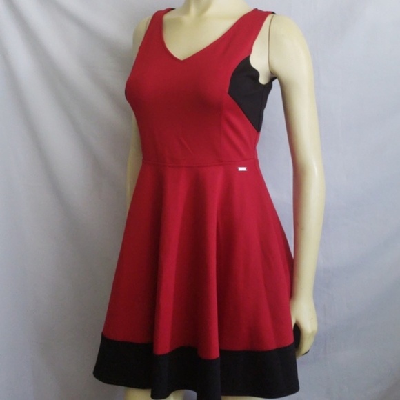 New GUESS RED AND BLACK V NECK DRESS SZ S - Picture 1 of 6